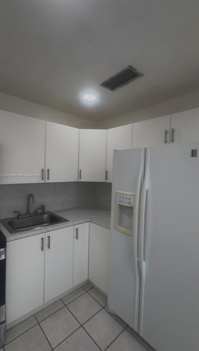 Building Photo - 3821 SW 89th Ct