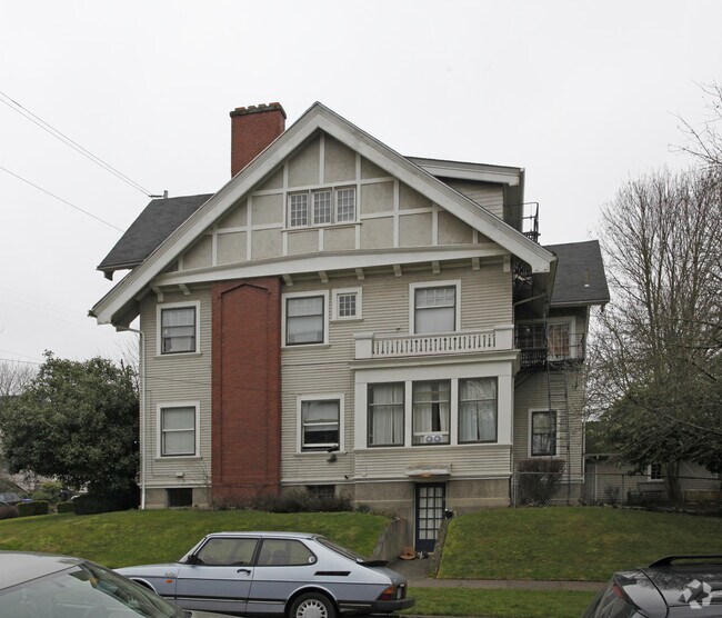 Building Photo - 2108 SE Taylor St