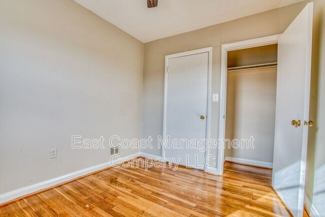 Building Photo - 6149 Dunroming Rd