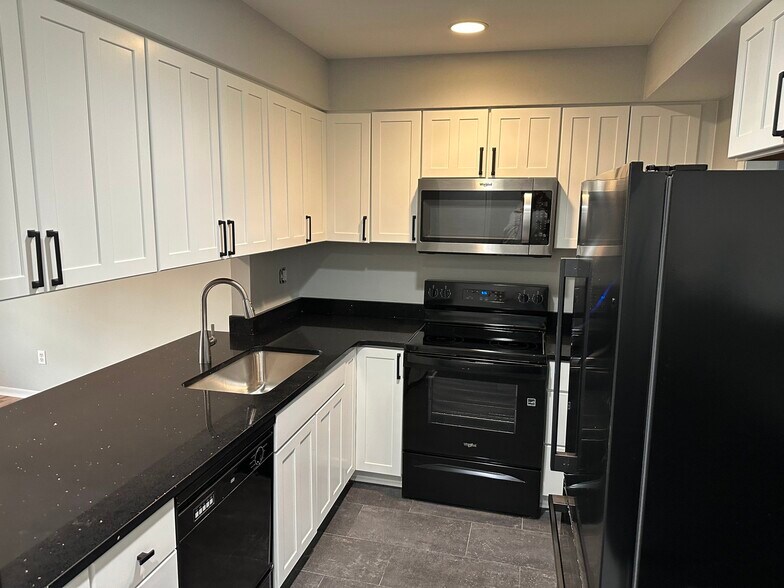 Building Photo - 31120 Hunters Dr