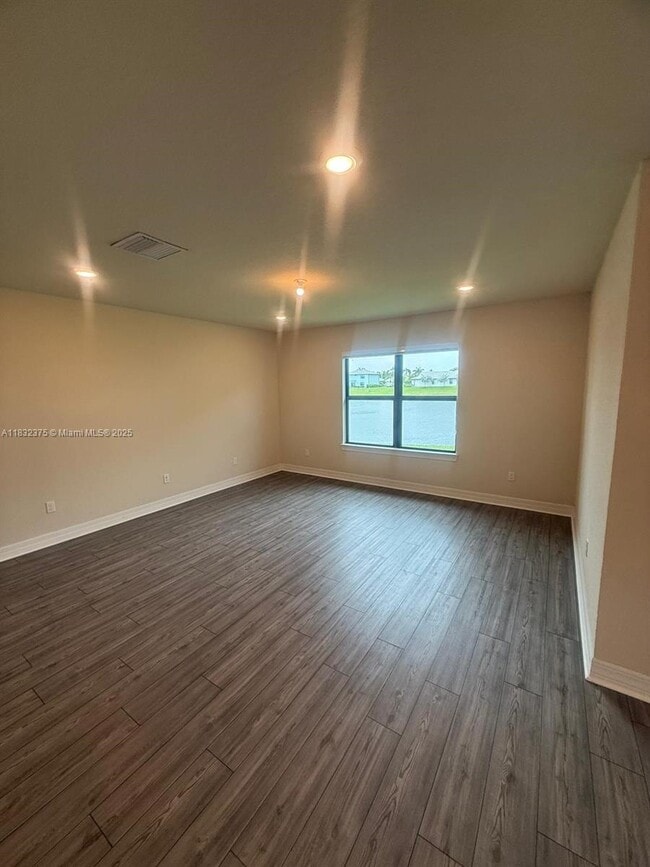 Building Photo - 3141 Tamarind Dr