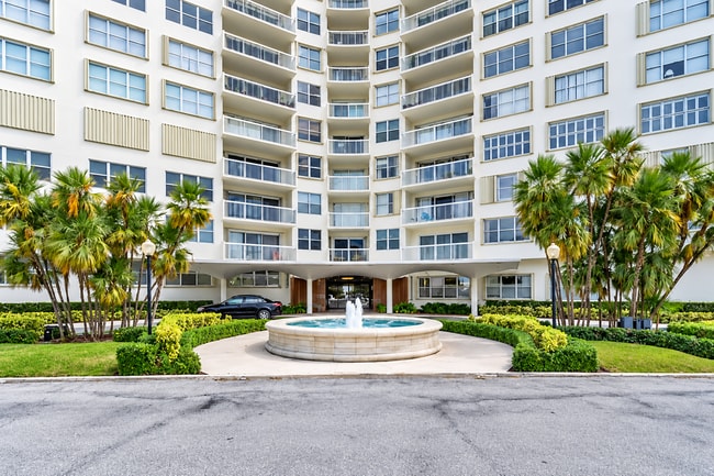 Building Photo - 2600 N Flagler Dr