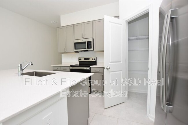 Building Photo - 856 Timberland Dr