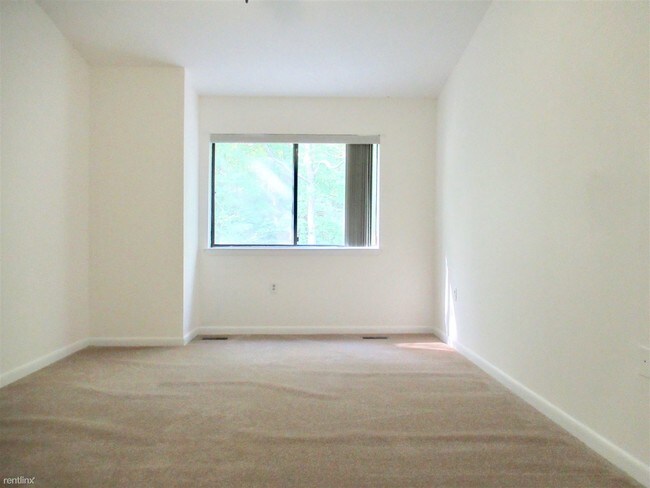 Building Photo - 2 br, 2 bath  - 8009 Greenspring Way Apt F