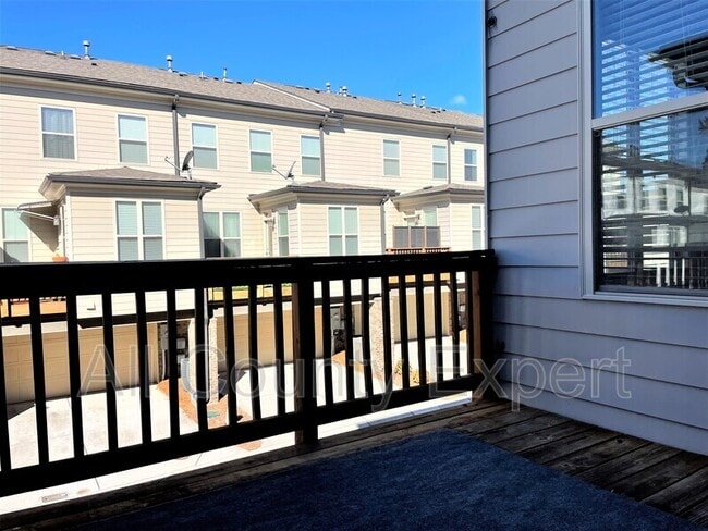 Building Photo - 113 Laurel Crst Aly