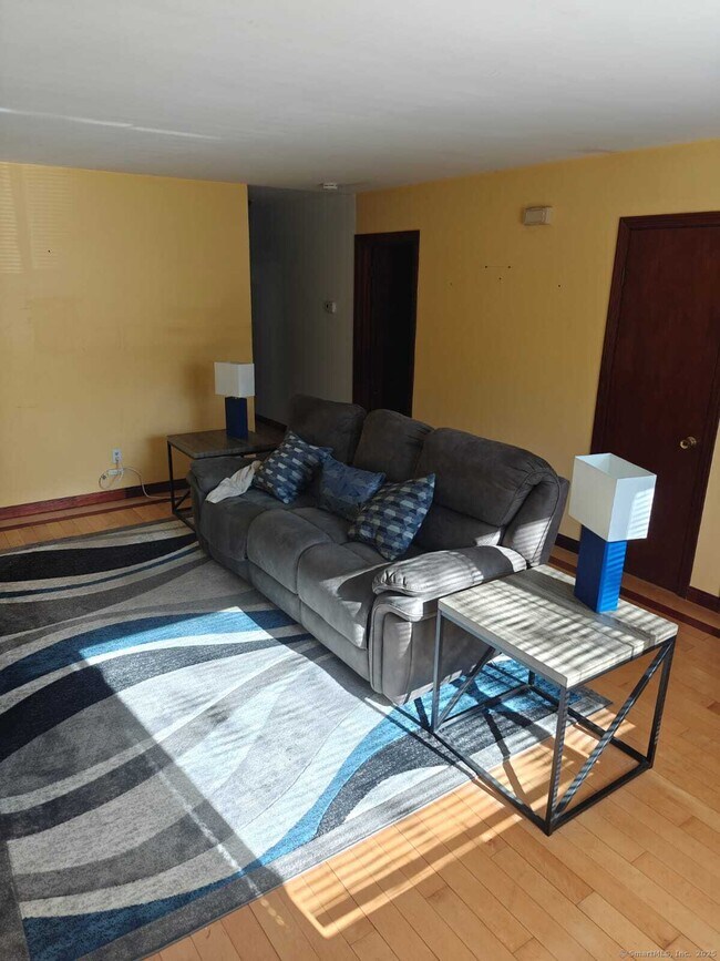 Building Photo - 47 Fort Hill Ave