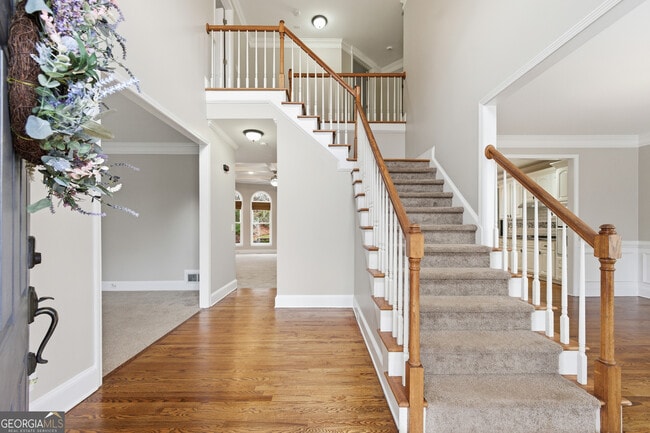 Building Photo - 2570 Wood Creek Ct NE