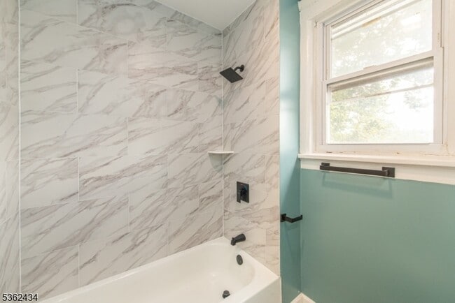 Building Photo - 68 Mill St