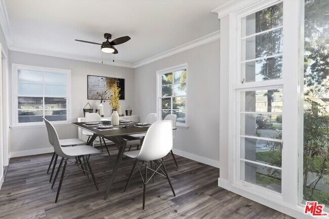 Building Photo - 5022 Clinton St