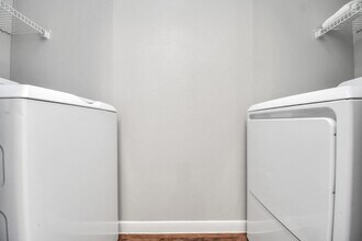 Building Photo - 6777 Sommerall Dr