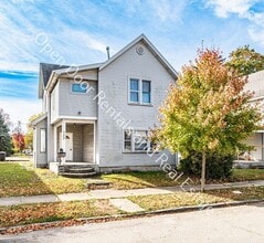 Building Photo - 731 3rd St