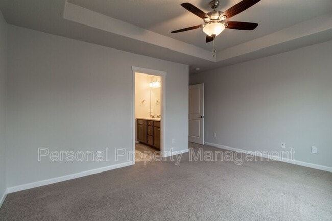Building Photo - 5716 NE 58th Way