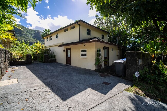 Primary Photo - $4700 2bd/3ba Single Family Home in Nuuanu