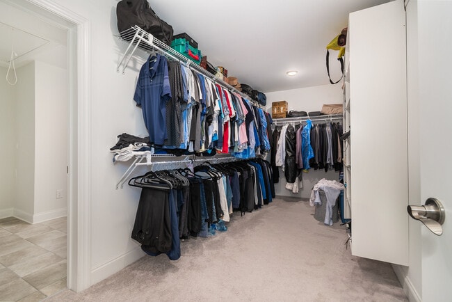 Building Photo - 6006 Tanoak Ct