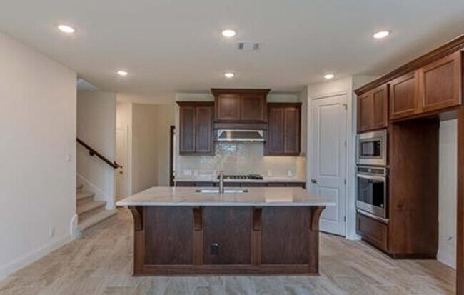 Building Photo - Beautiful Home 4BED/3BATH house for lease, located down the street from the Historic Gruene