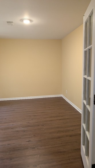 Building Photo - 663 Lagrange Pk Cv