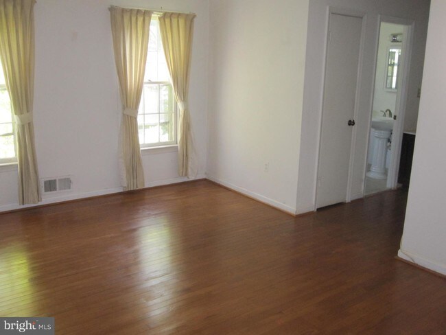 Building Photo - 7805 Ivymount Terrace