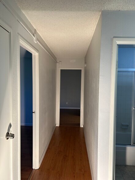 Building Photo - 1350 Golden Cir