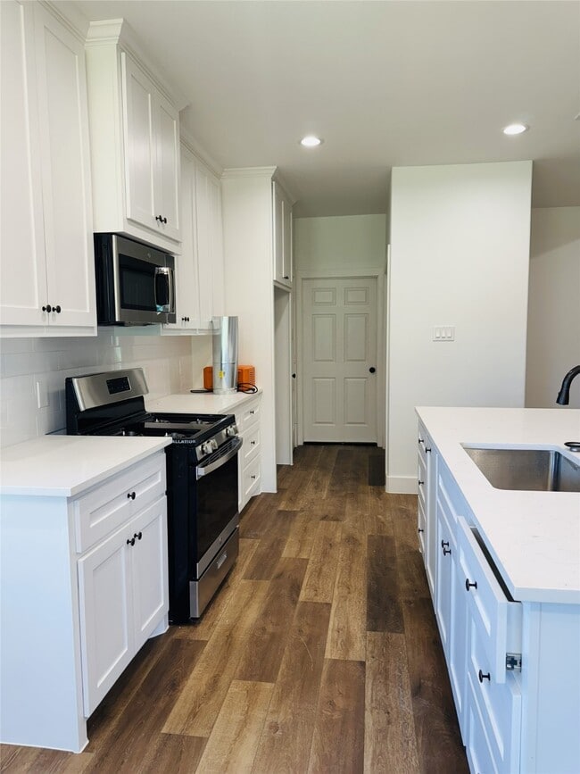 Building Photo - 8437 Winthrop Ln