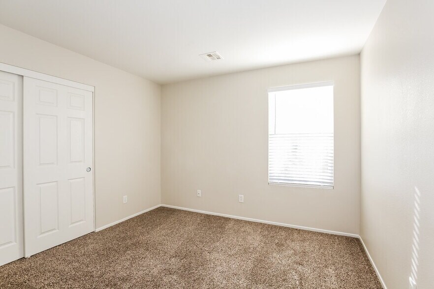 Building Photo - 7942 Bliss Hill Ct