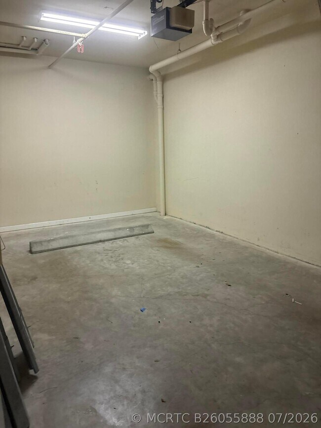 Building Photo - 2044 Alta Meadows Ln