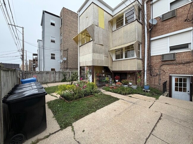 Building Photo - 5420 N Campbell Ave