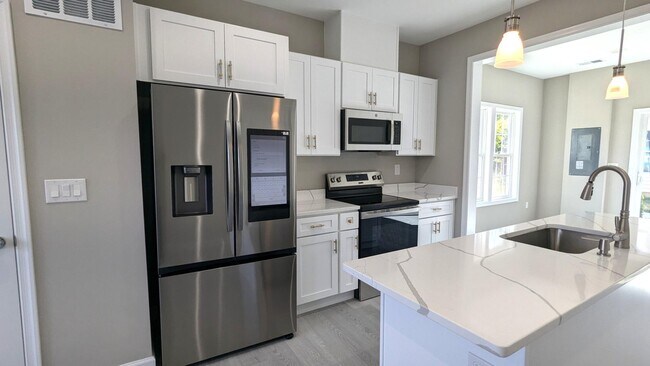 Building Photo - 2253 Papermill Rd