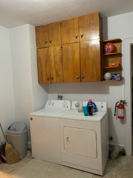 Main floor Laundry - 670 S Governor St