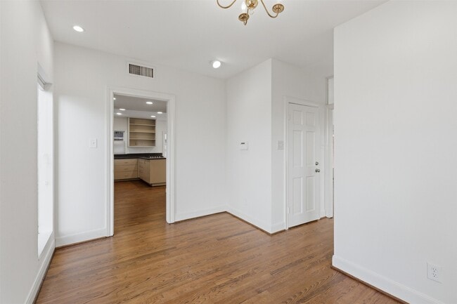 Building Photo - 2132 Tangley St