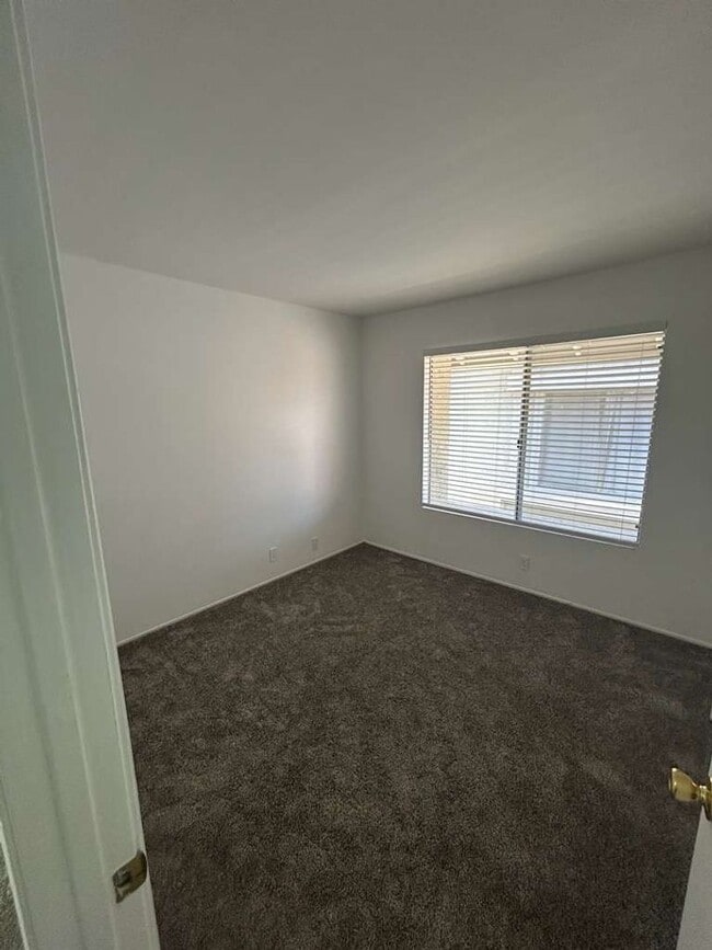 Building Photo - Spacious Renovated 3 bedroom/2 bath townhome in Paradise Hills! Move in Ready! $3,095 MOVE IN SPE...