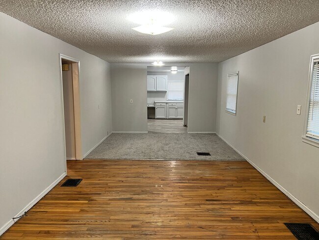 Primary Photo - 15301 E Mayes Rd