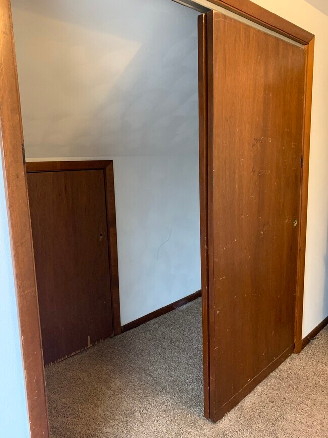 Building Photo - 1212 W Nowland Ave