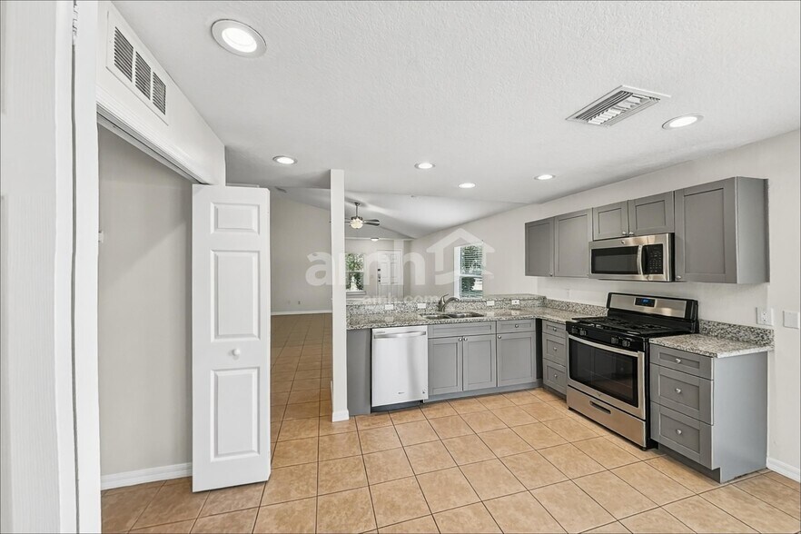 Building Photo - 14231 Gnatcatcher Terrace