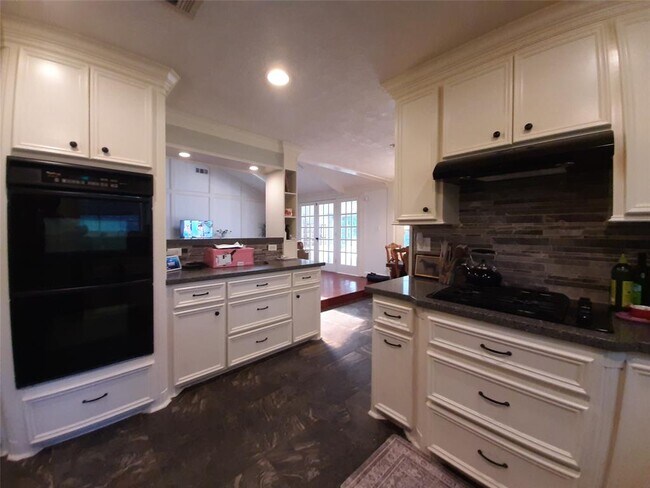 Building Photo - 1558 O'Connor Dr