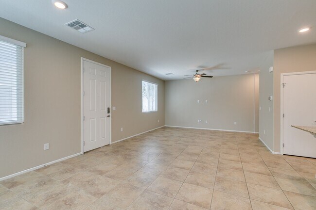Building Photo - Spacious Townhouse with Loft & Rare 3-Car Garage!