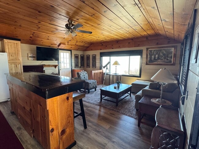 Building Photo - 24998 Ocean View Dr