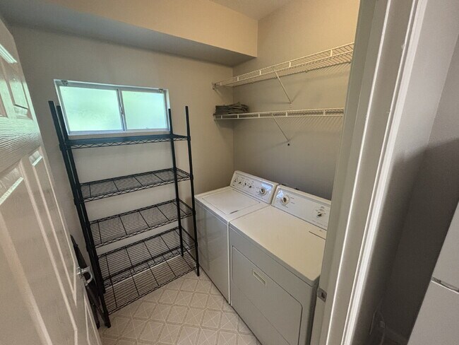 Building Photo - 2 BED 2 BATH CONDO IN GATED COMMUNITY WITH CLUBHOUSE AMENITIES