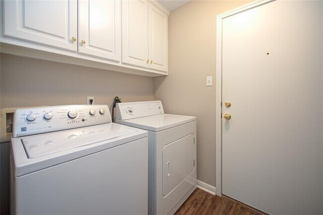 Building Photo - 16384 Sun View Ln