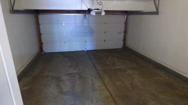 Building Photo - $0 DEPOSIT OPTION. CHARMING 3-BEDROOM HOME IN GREEN VALLEY RANCH WITH SPACIOUS LAYOUT & PRIME LOC...