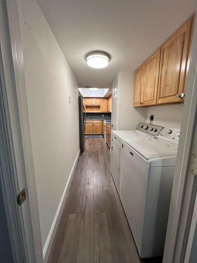 Building Photo - 1660 12 Oaks Way