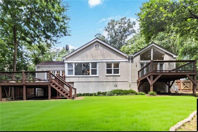 Building Photo - 2014 Westminster Way NE
