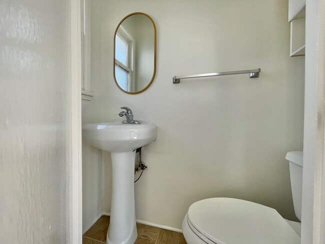 Building Photo - Charming West LA Home!