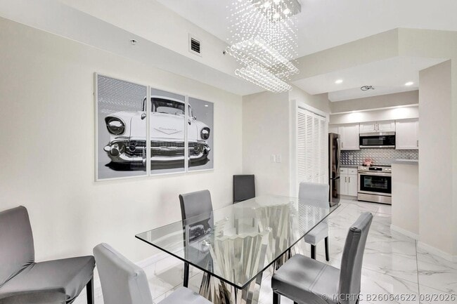 Building Photo - 802 W Windward Way