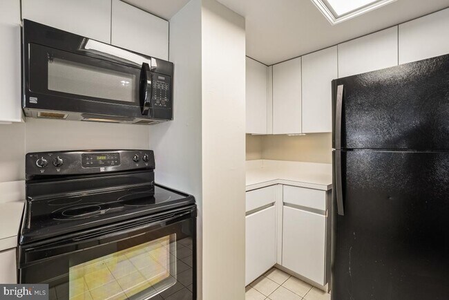 Building Photo - 801 Pennsylvania Ave NW