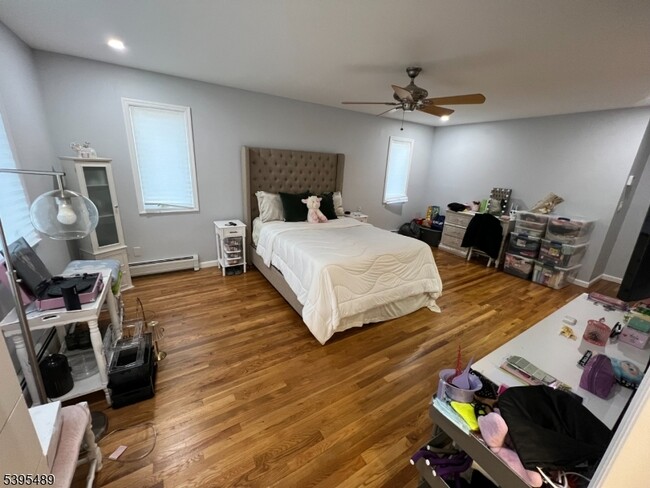 Building Photo - 497 Division Ave