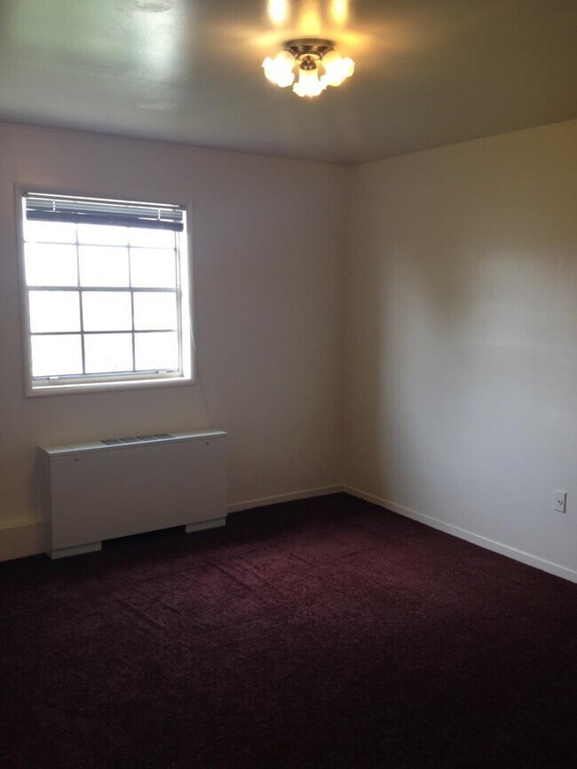 Building Photo - Spacious One Bedroom/One Bathroom Apartment in Montpelier Village with Panoramic Balcony Views wi...