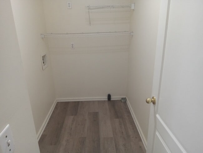 Building Photo - 5510 Hill Ct