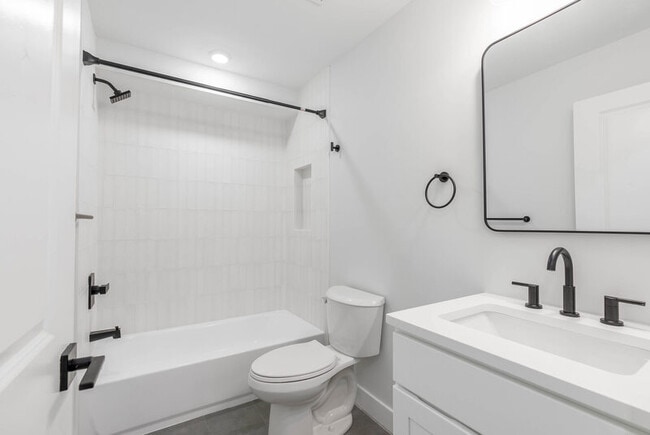 Building Photo - 2057 E Rush St