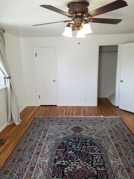 Building Photo - 1305 E Michigan Ave