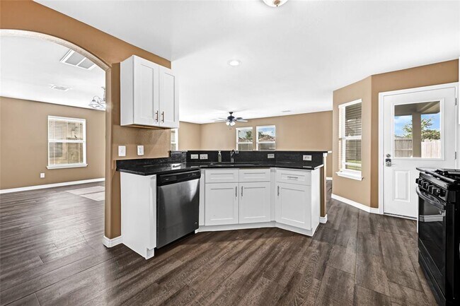 Building Photo - 13218 Ambrosa Dr